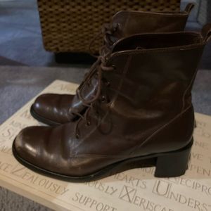 Brown leather boots, size 9B, Pazzo brand